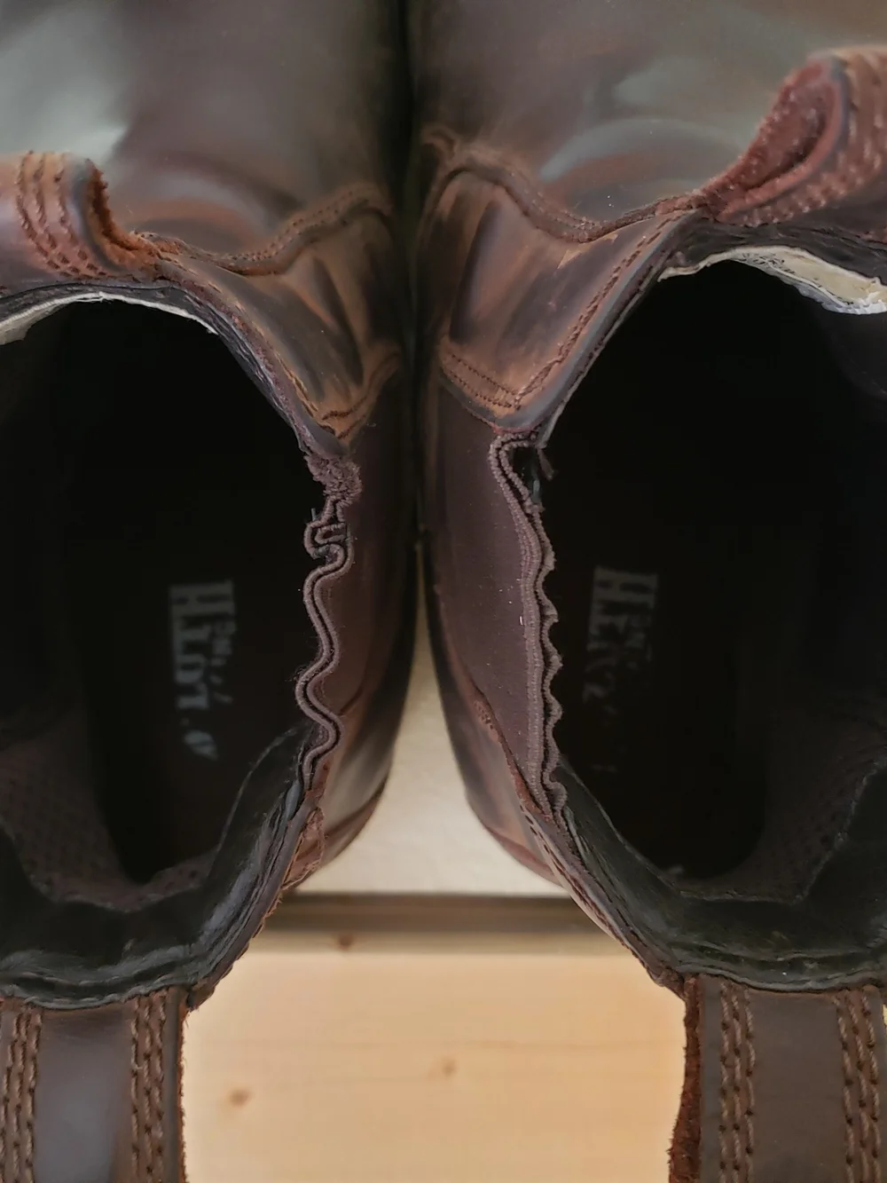 Duluth Trading Co Brown Chelsea Pull-On Boots